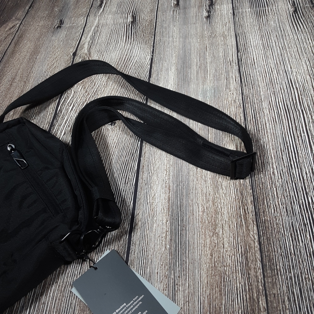 Anti theft cross body bag black NWT - Picture 5 of 5
